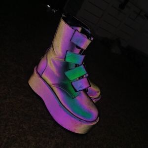 Dollskill/cutrent mood eye of the storm platforms